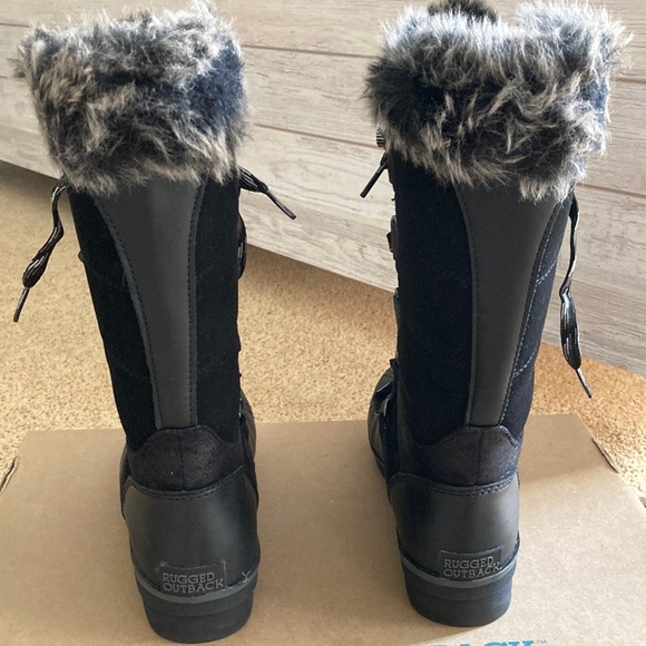 Women’s black snow boots size 5 - Picture 3 of 6